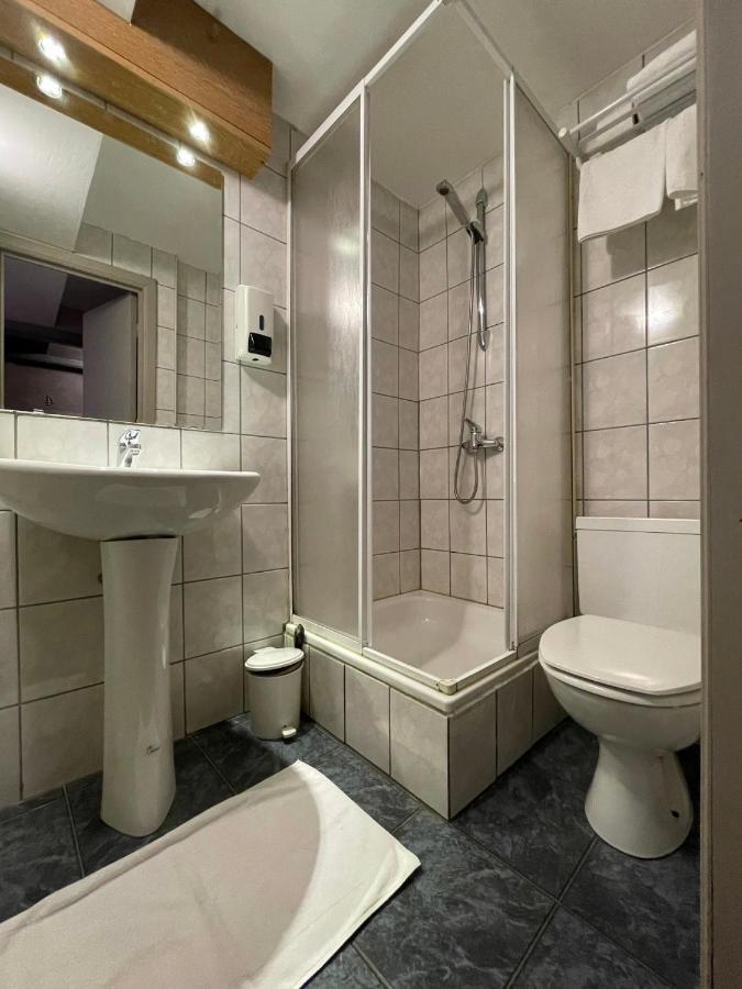 Hotel Les Arcades - La-Roche-En-Ardenne Экстерьер фото
